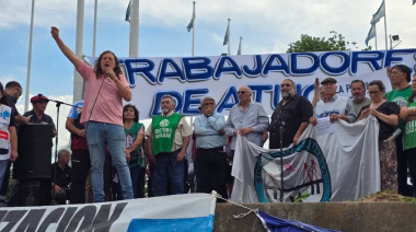 Masivo acto contra la privatización de Atucha I y II.