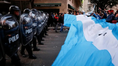 Acciones en defensa de la democracia en toda la provincia