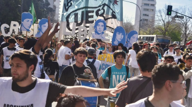 Multitudinaria manifestación a 49 años de La Noche de los Lápices