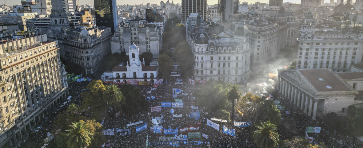 El Pueblo movilizado exigió a Milei el cumplimiento de la Ley de Financiamiento Universitario