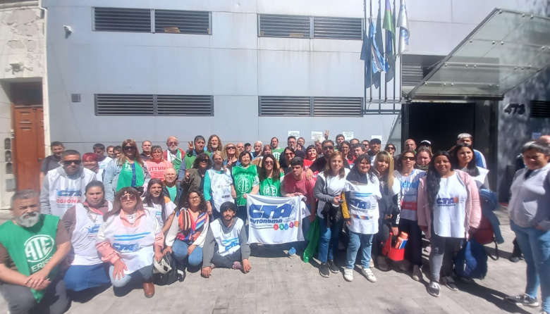 Jubilados rindieron tributo a su día protagonizando jornada de lucha 