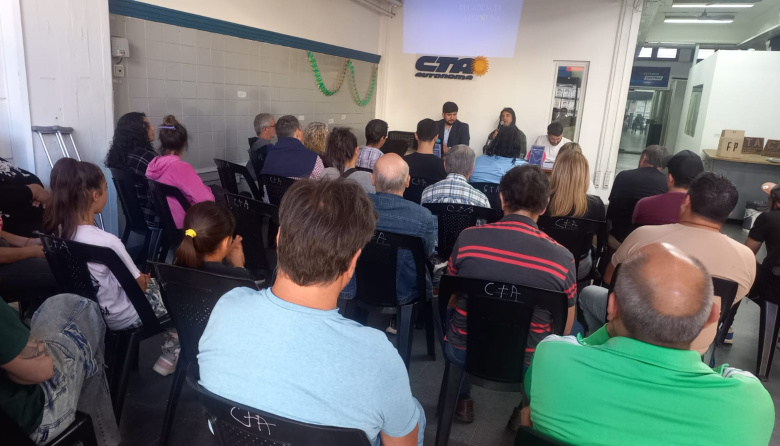 Se presentó en La Plata el libro “Liberalismo, el sendero de la decadencia argentina”