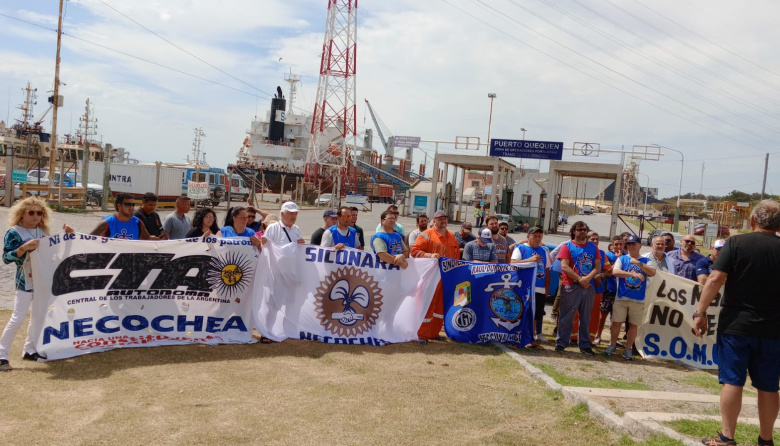 Manifestación frente al Puerto de Necochea contra la Ley de Cabotaje