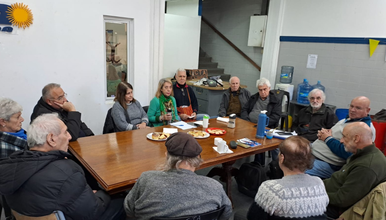 Jubilados definieron estrategias para continuar la lucha