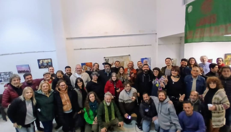 Inauguran la muestra "Arte, folklore y trabajo"