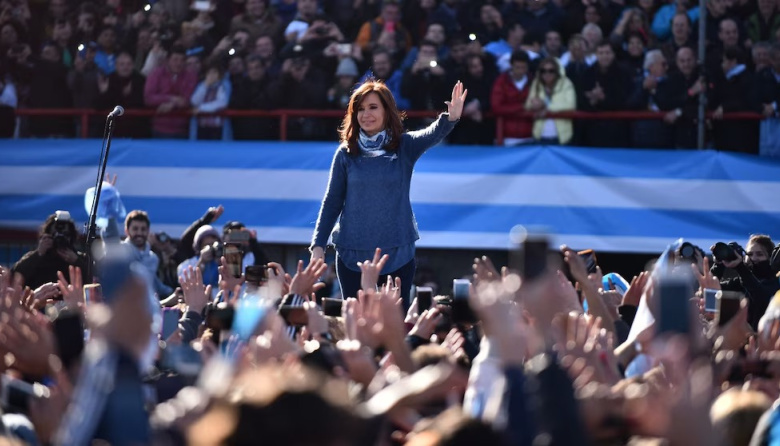 Proscribir a Cristina Fernández es un golpe a la democracia