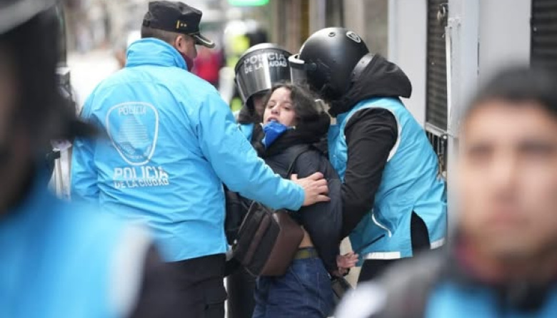 Repudio a un nuevo violento ataque y detención ilegal contra trabajadoras de prensa
