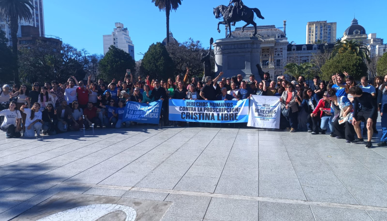 Jornada de repintado de pañuelos contra la proscripción de Cristina y en defensa de la democracia