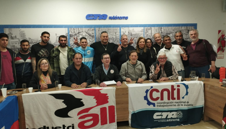 De Isasi participó del encuentro de la CNTI y llamó a “frenar la motosierra de Milei”