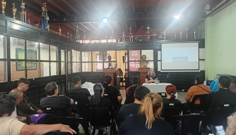 Capacitación sobre emprendimientos productivos y cooperativismo