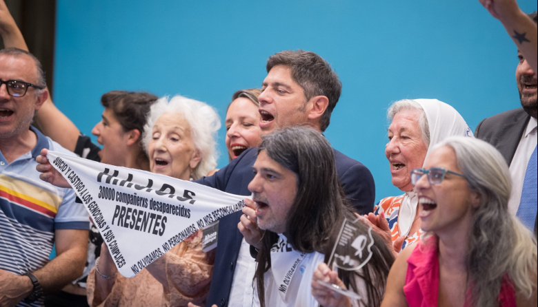 Entregan a HIJOS el reconocimiento “Adelina Dematti de Alaye”