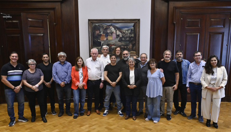Reunión con el gobernador Kicillof fortaleciendo la solidaridad internacional