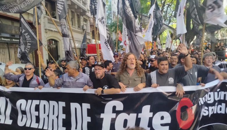 Trabajadores de FATE movilizaron por la reincorporación, la reapertura de la fábrica y el pago de salarios