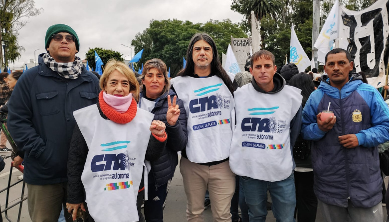 Corte y asamblea en La Plata