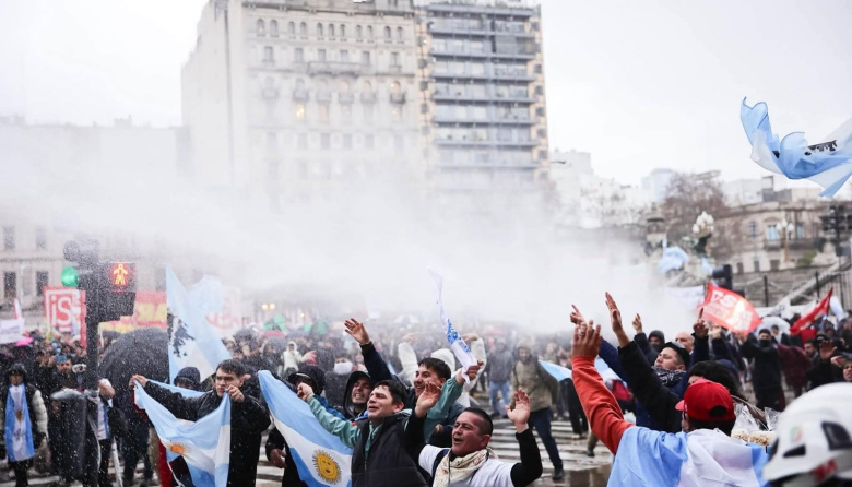 Repudio a la represión en el Congreso al pueblo movilizado en defensa de la soberanía nacional