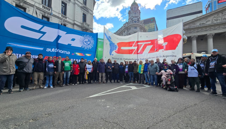 Las CTA marcharon por Paz, Pan, Tierra, Techo y Trabajo