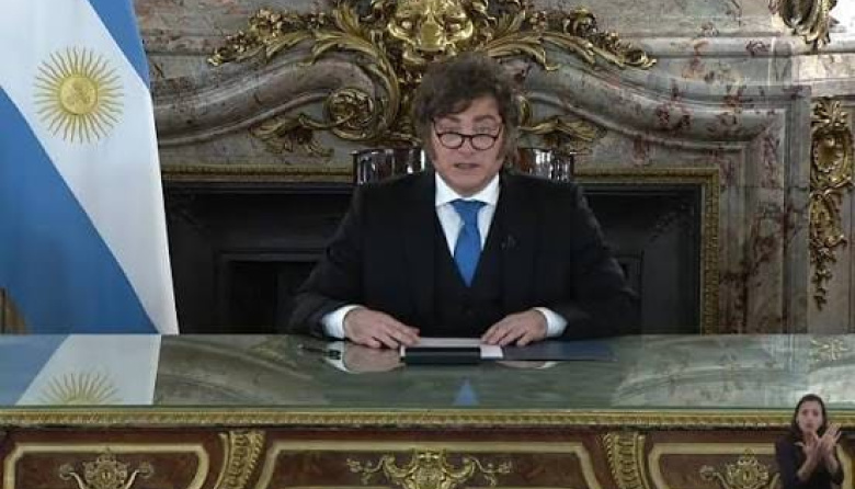El manotazo de ahogado de Milei en cadena nacional