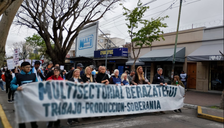 Berazategui movilizó contra el DNU 70/23