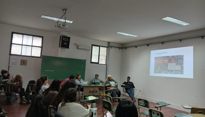 La CTA bonaerense expuso en la Facultad de Trabajo Social de la UNLP