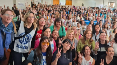 Multitudinario plenario de Mujeres y diversidades de la región capital