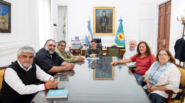 Las dos CTA se reunieron con el gobernador bonaerense Axel Kicillof