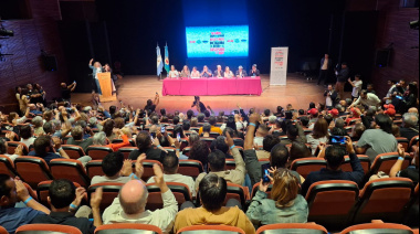 La CTA conmemoró los 50 años del golpe con un masivo acto en el teatro Argentino de La Plata