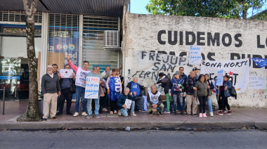 Contra el ajuste a los jubilados, la CTA y FeNaT movilizaron frente al PAMI
