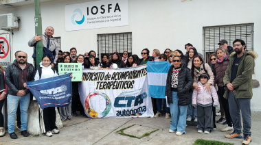 Acompañantes terapéuticos reclamaron por el incumplimiento de pagos de IOSFA
