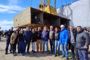 Trabajadores del ARS colocaron el primer bloque del nuevo dique flotante