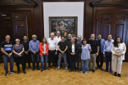 Reunión con el gobernador Kicillof fortaleciendo la solidaridad internacional