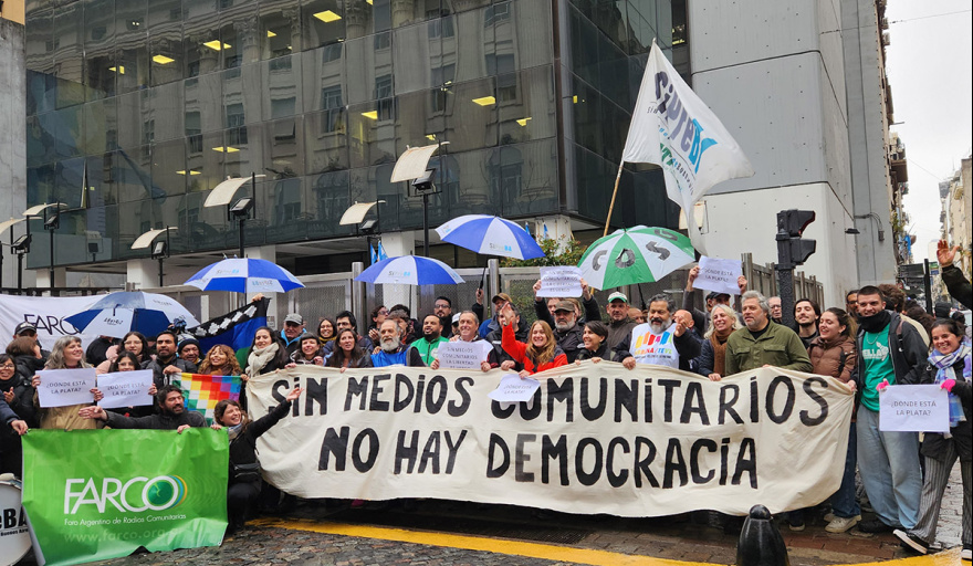 Medios comunitarios reclamaron por partidas presupuestarias frente al ENACOM