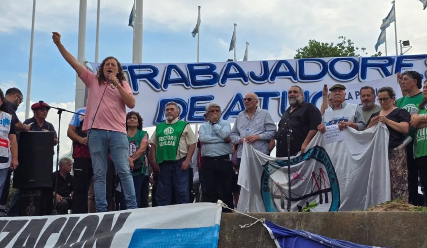 Masivo acto contra la privatización de Atucha I y II.