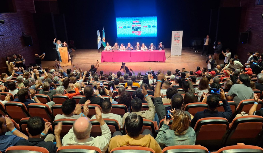 La CTA conmemoró los 50 años del golpe con un masivo acto en el teatro Argentino de La Plata